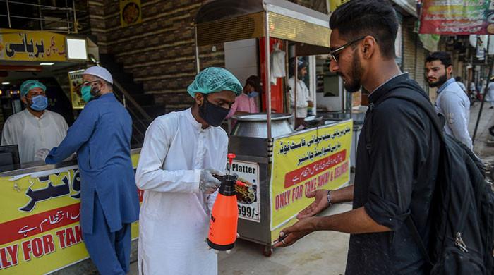 کورونا کیسز: این سی او سی نے نئی پابندیاں نافذ کردیں