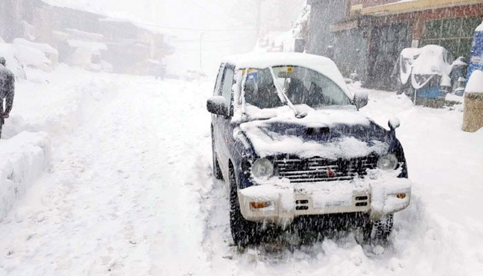 کاغان، ناران اور شوگران ہر قسم کی ٹریفک کیلئے بند، سیاحوں پر پابندی عائد