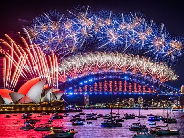 سال نو کا نئی امیدوں کے ساتھ شاندار استقبال