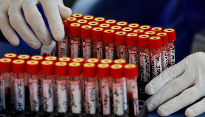 ’کراچی میں اومی کرون جنگل میں آگ کی طرح پھیل رہا، کورونا کی پانچویں لہر کا آغاز ہو چکا‘