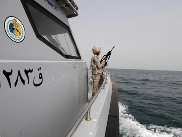 عرب اتحاد نے حوثی باغیوں کی دھماکہ خیزمواد سے بھری کشتی تباہ کر دی