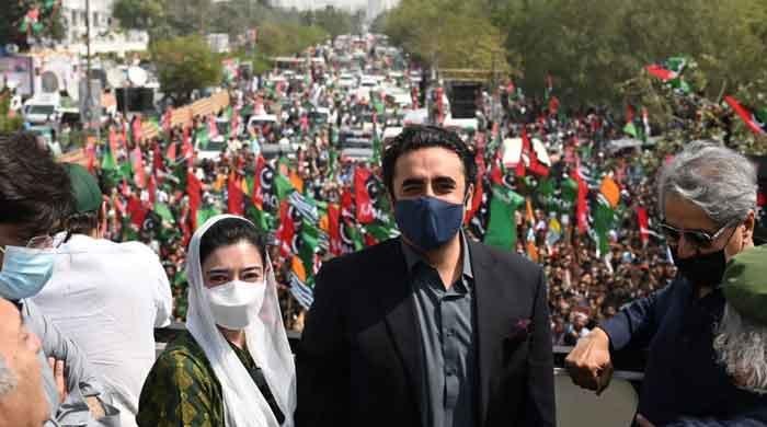 بلاول نے ’گو سلیکٹڈ گو‘ کے نعرے سے لانگ مارچ کا آغاز کر دیا