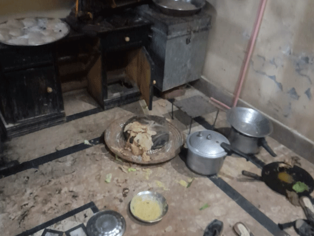 گھر میں سلنڈر دھماکے سے 12 افراد زخمی