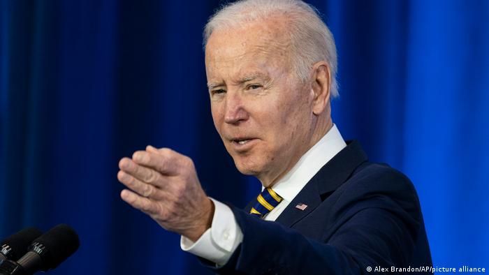 افغانستان کی منجمد رقم نائن الیون متاثرین کو دینے کا فیصلہ، افغان شہری سراپا احتجاج