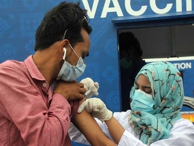 پاکستان: کورونا نے مزید 44 زندگیاں نگل لیں