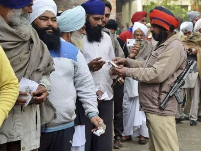 بھارت میں سکھوں کو کرپان کے ساتھ پولنگ اسٹیشن میں جانے سے روک دیا گیا