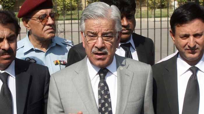 عمران بوجھ بن گئے، ادارے نیوٹرل ہو گئے ہیں: خواجہ آصف